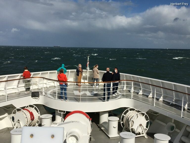 5rxp1r2mh_rectangle-768x768-0x0-0x0