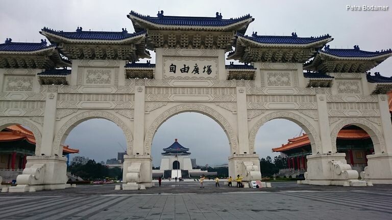 5fynk48ma_rectangle-768x768-0x0-0x0